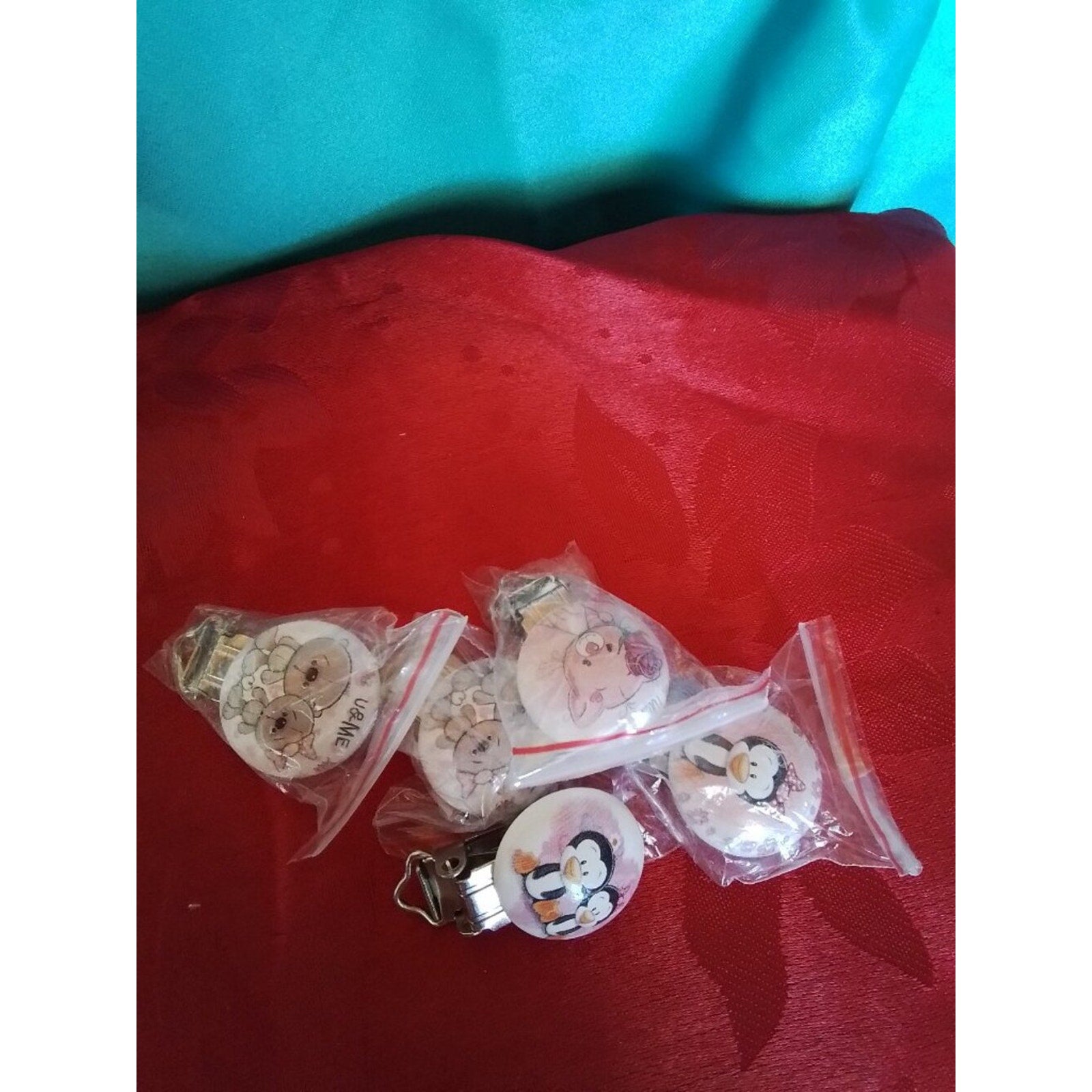 Lot of 20 Baby Bib Clips NWT